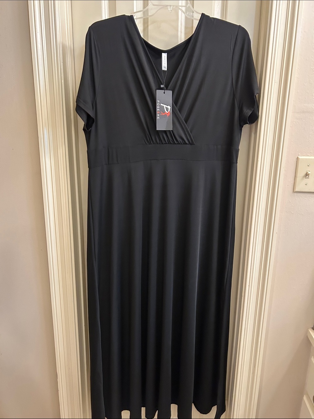 Elegant Black V-Neck Short Sleeve Maxi Dress